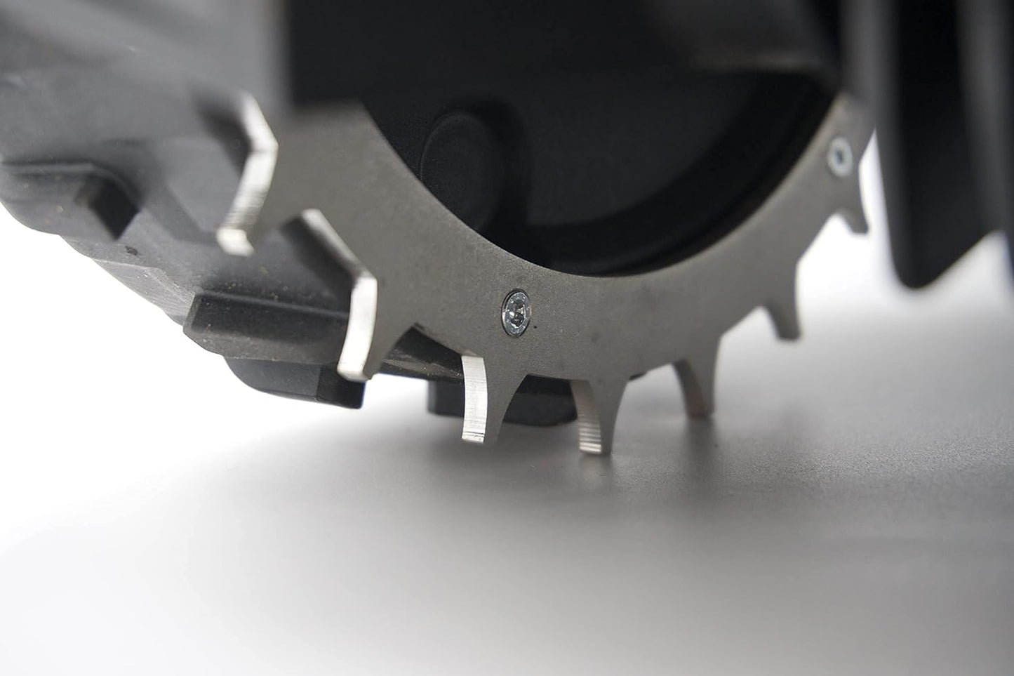 Mähroboter Spikes