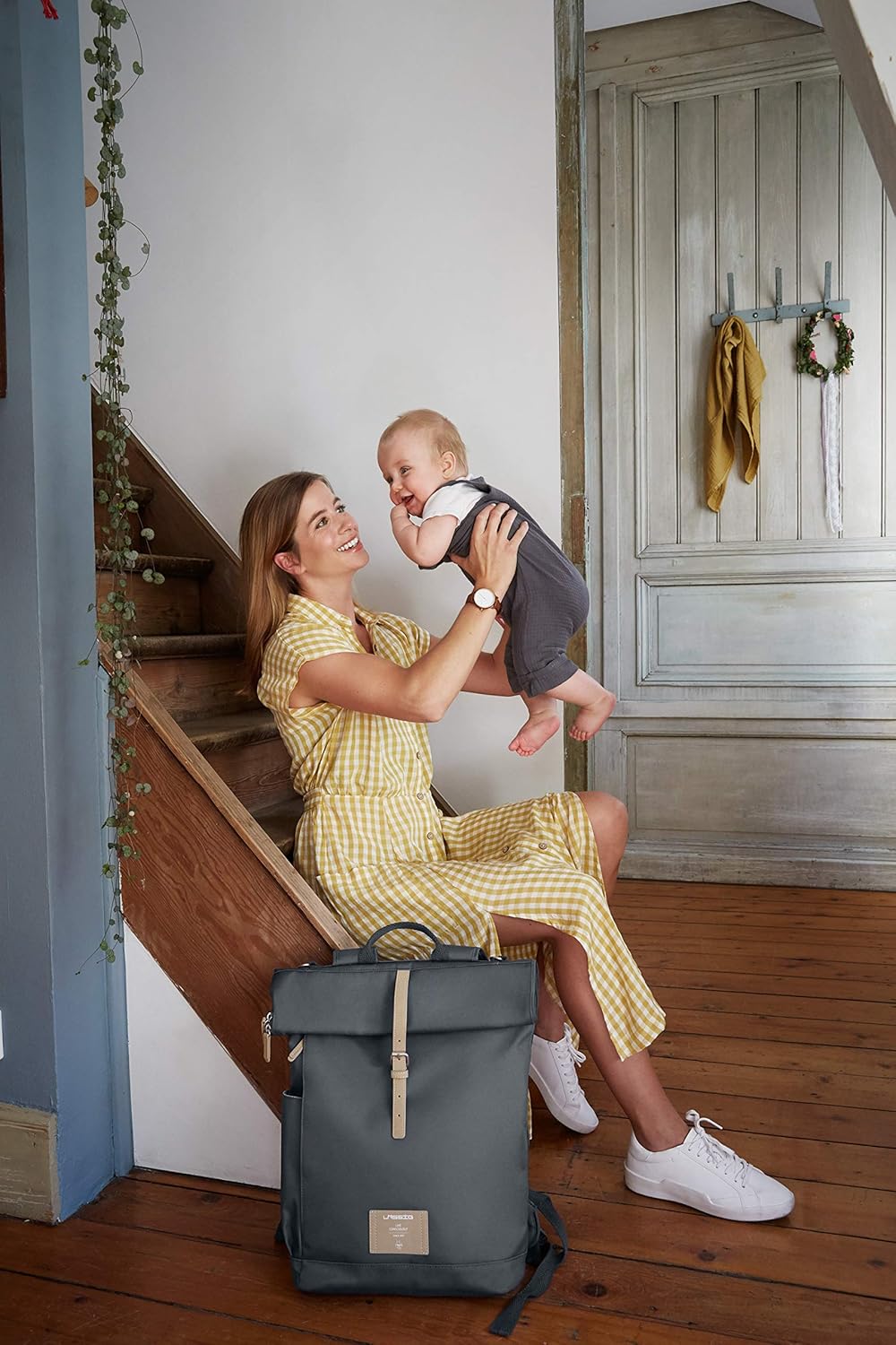 Rolltop Wickelrucksack mit Kinderwagenbefestigung, Dunkelgrau