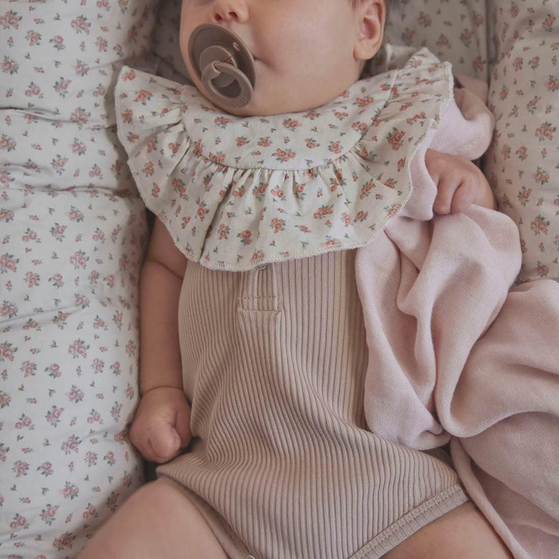 Babynest Kuschelnest für Neugeborene und Säuglinge, Autumn Rose