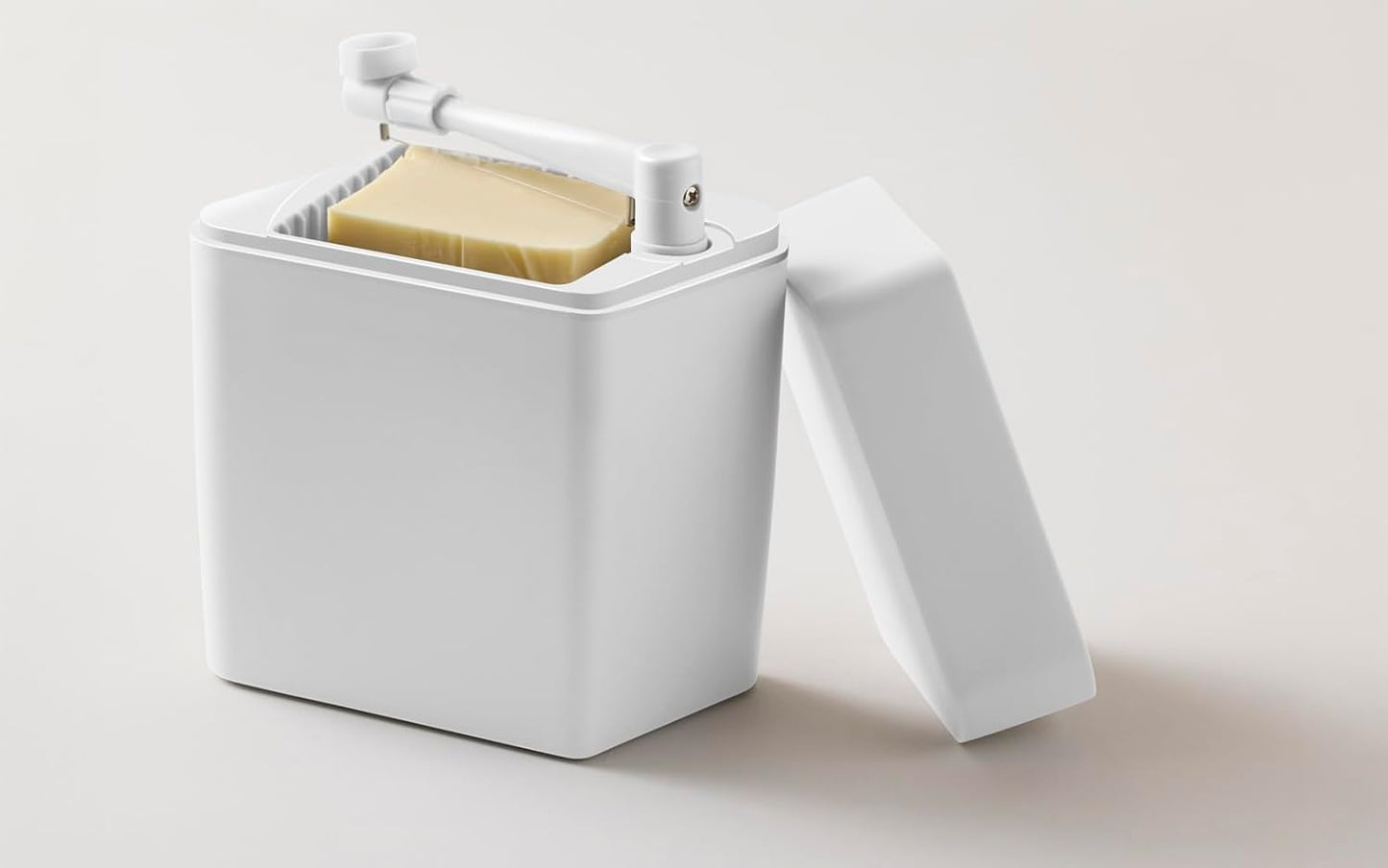 Käsebox mit Deckel & integriertem Käseschneider, Weiss 16,5 x 10 x 19 cm
