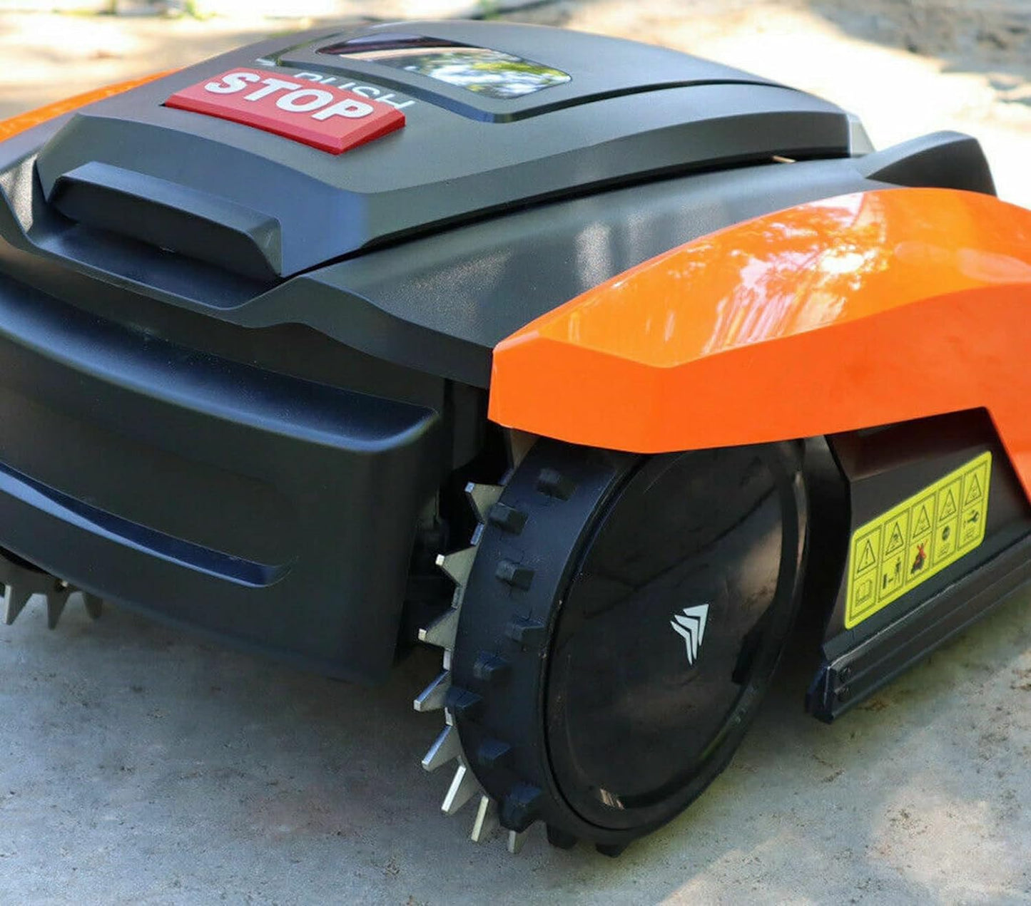 Mähroboter Spikes