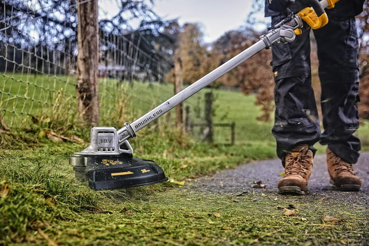 Rasentrimmer DCMST561N-XJ