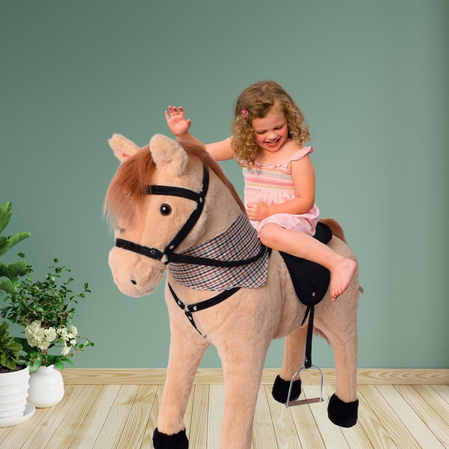 Reitpferd mit Sattel, Zaumzeug und Sound