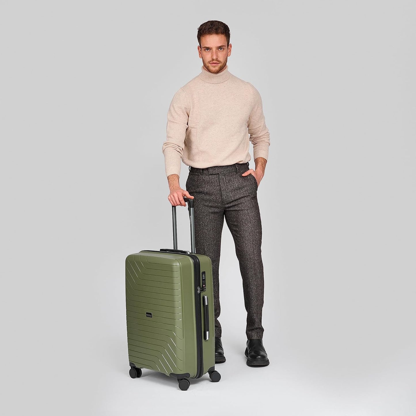 Essentials 05 MEDIUM 4 Rollen Trolley 67 cm, Dark-olive / Koffer M (67 cm)