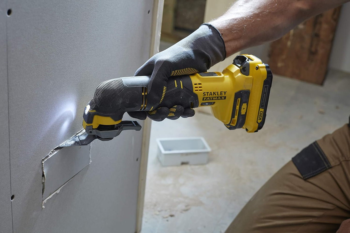 Multifunktionswerkzeug FatMax mit 20-teiligem Zubehör, SFMCE500B-XJ