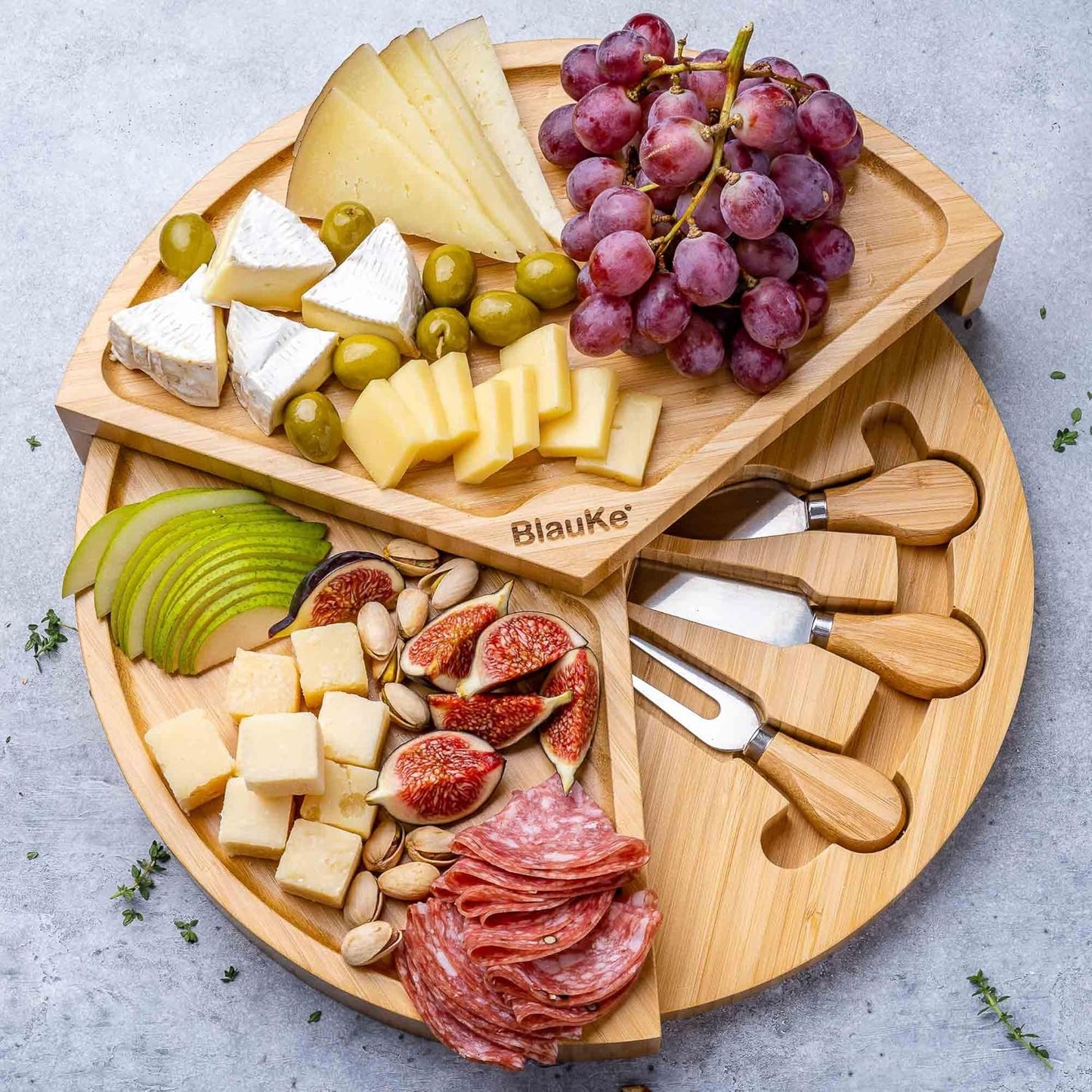 Rundes Käsebrett-Set mit Käsemessern
