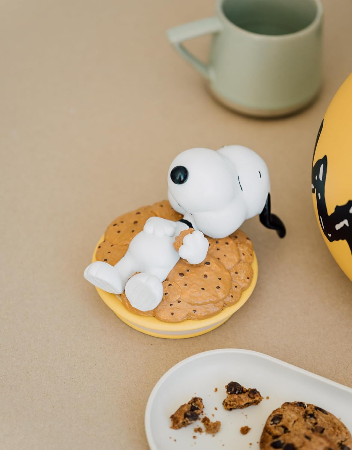 Keksdose Keramik Snoopy mit Deckel 20,5 x 24,6 cm, Gelb