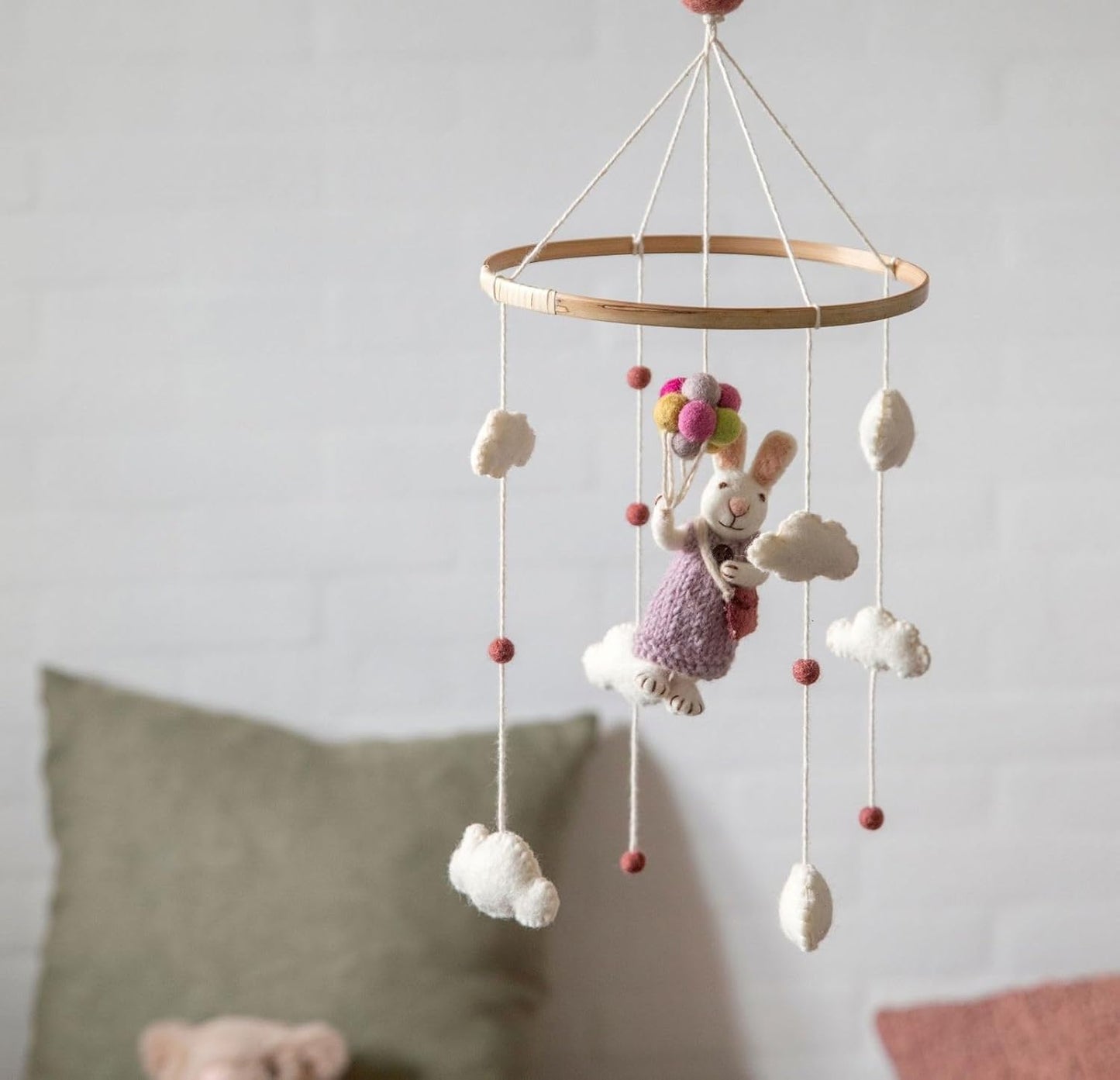Mobile für Babybett mit Hasenjunge & Luftballon, Hase (Junge) mit Luftballons