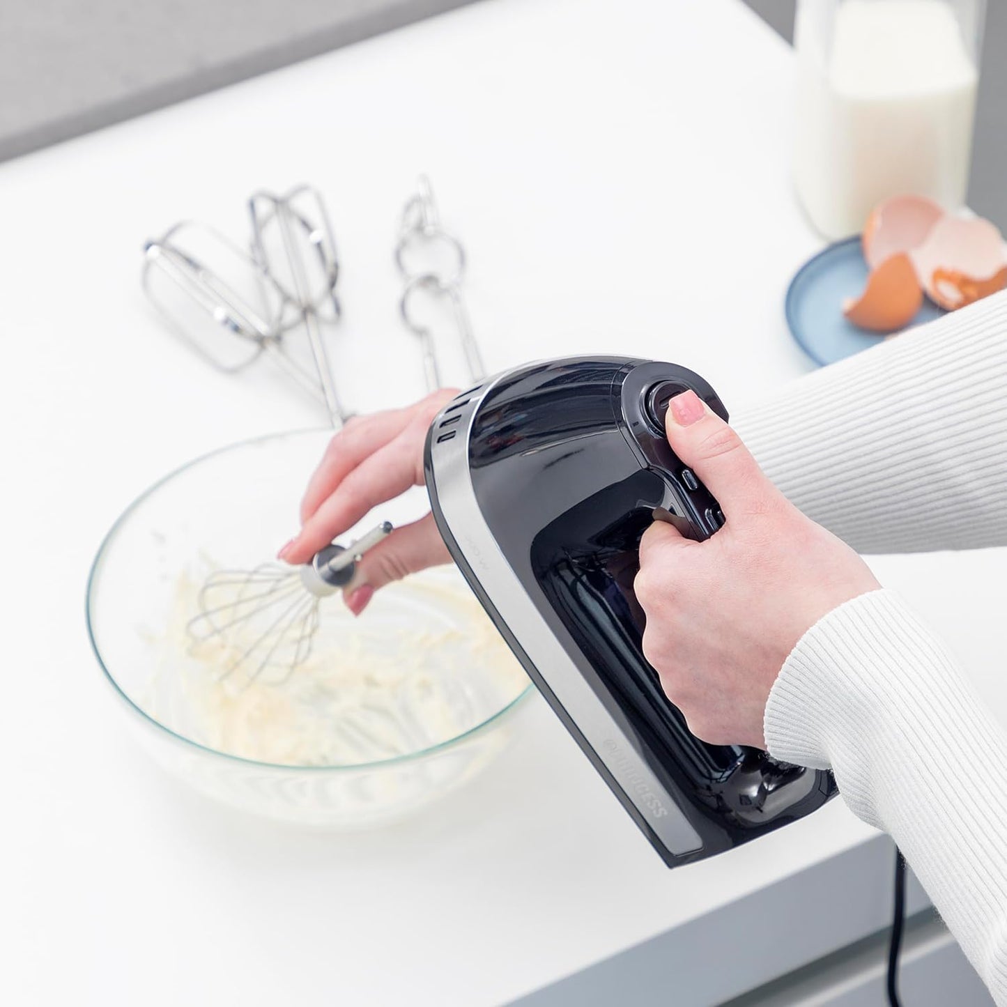 Handmixer mit Aufbewahrungsbox