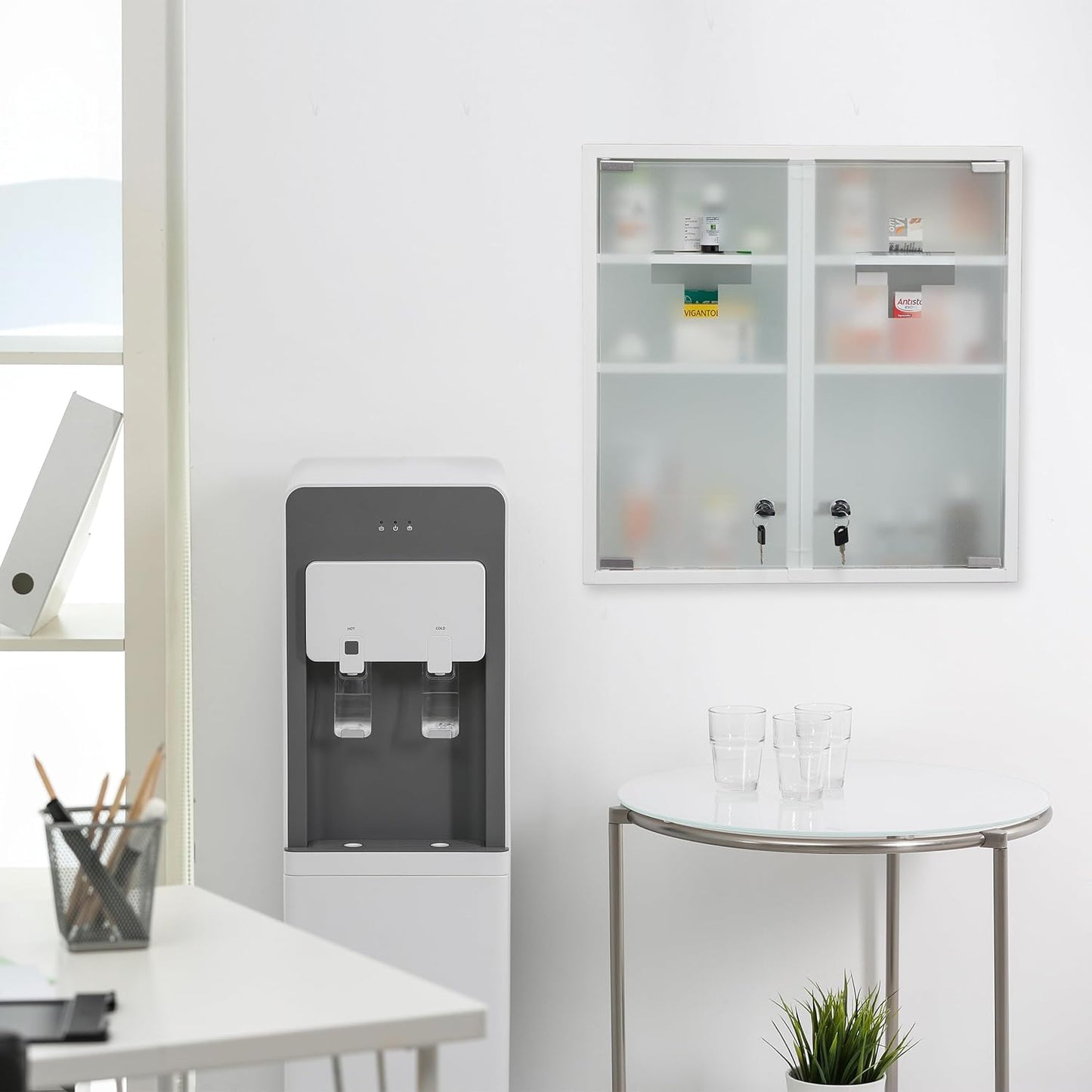 Abschliessbarer Medizinschrank mit 3 Fächern