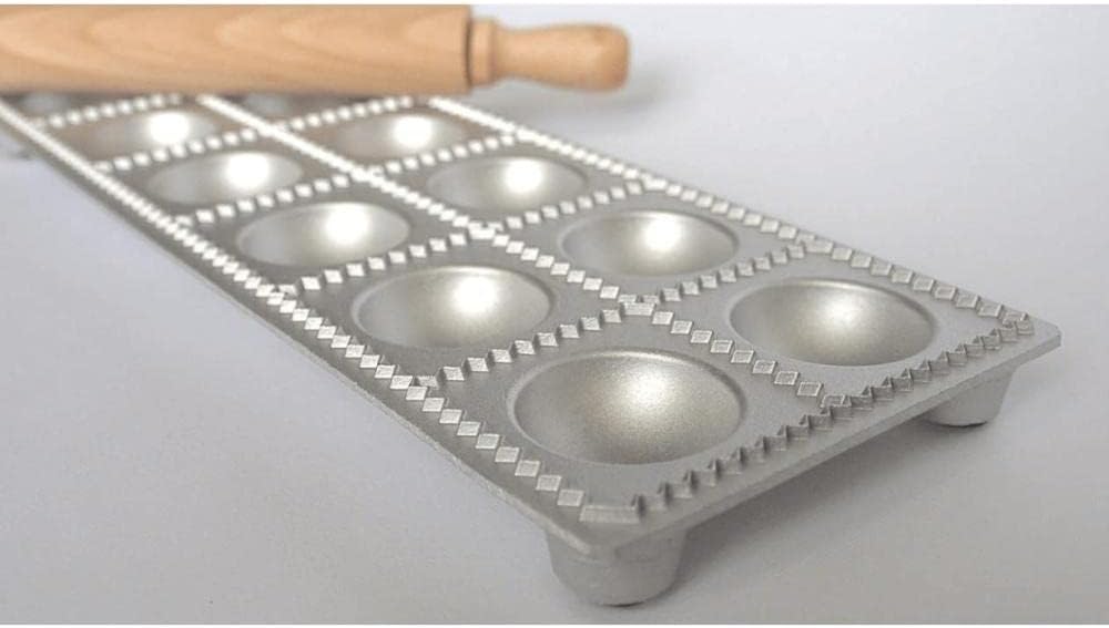 Ravioli-Maker mit Nudelholz
