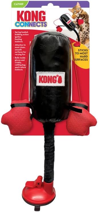 Boxsack mit Boxhandschuhen gefüllt mit Katzenminze