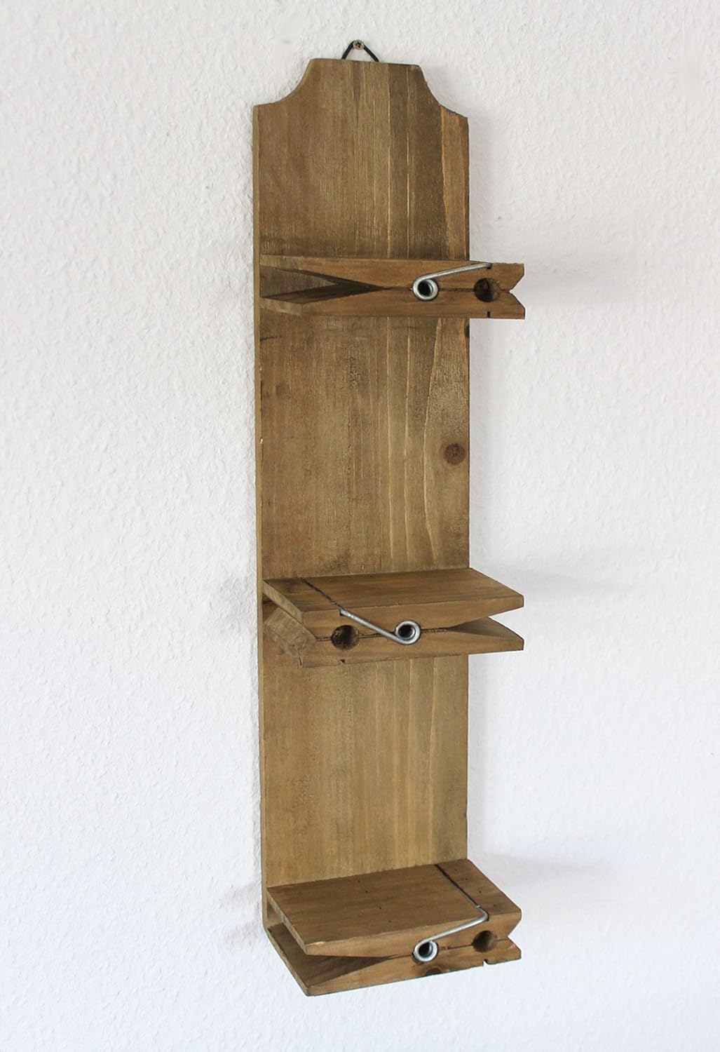 Wandregal mit Wäscheklammer