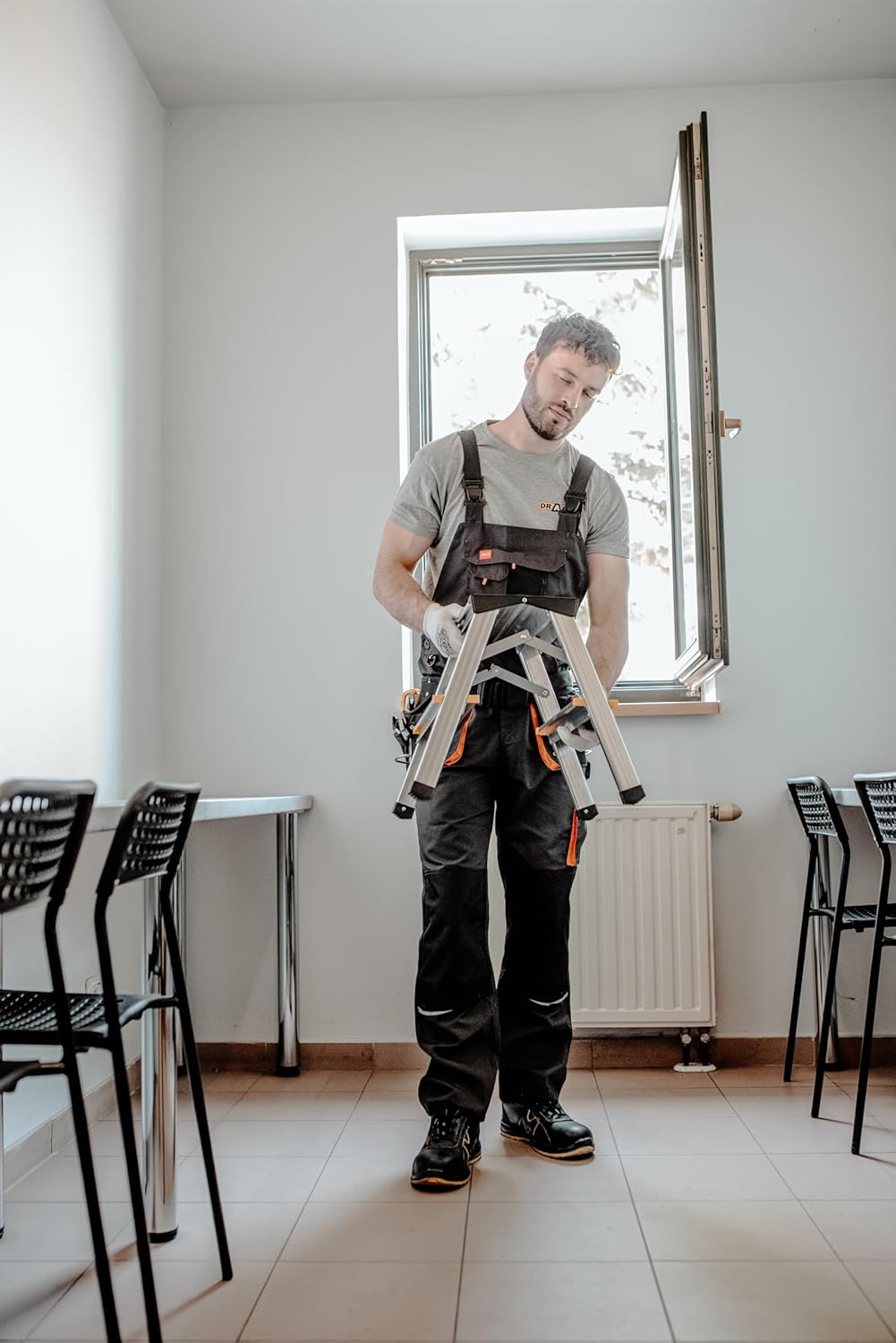 Klappbare Trittleiter mit 2 Stufen, 2 x 2 Stufen