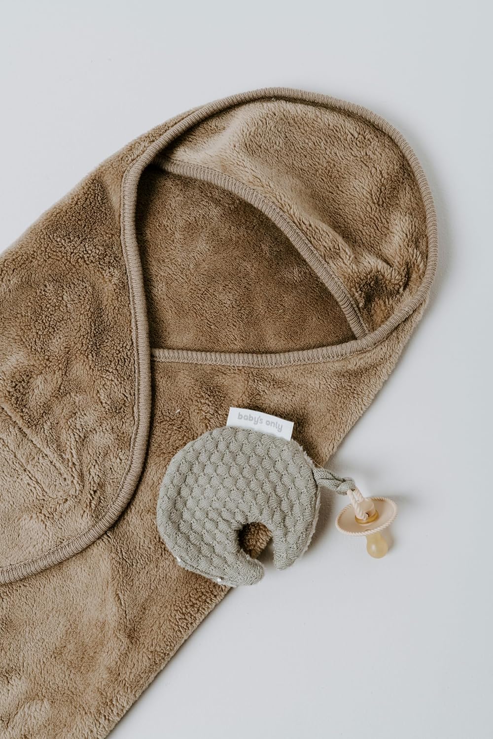 Einschlagdecke Clay mit Füssen für Babyschale, Clay