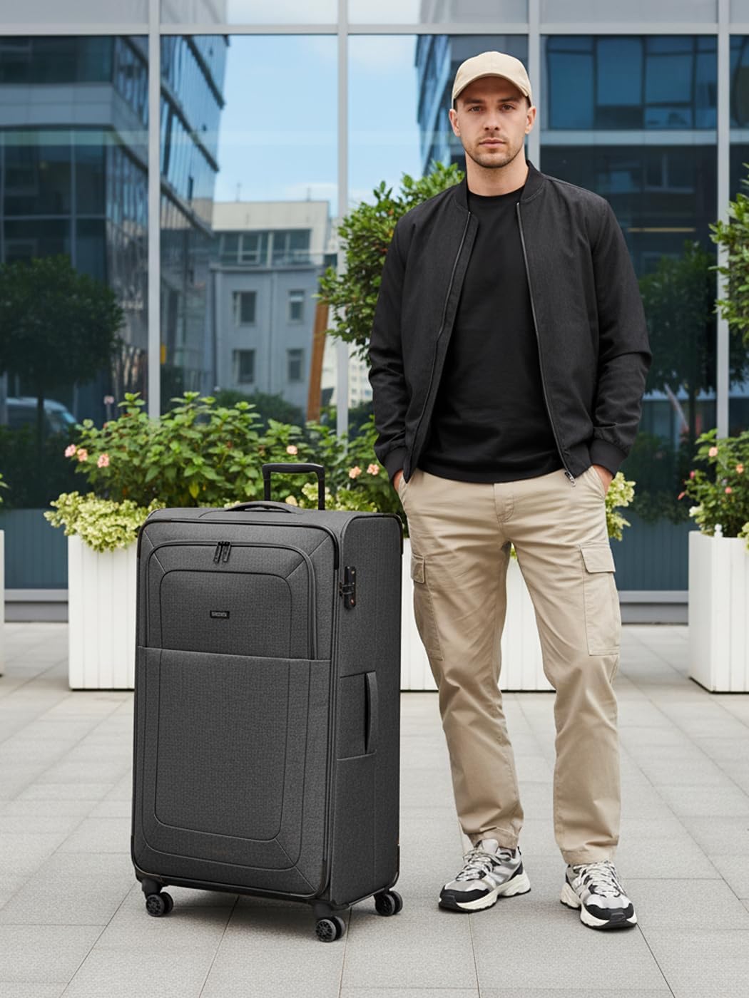 Essentials 4-Rollen-Koffer (XL Sondergrösse) mit TSA-Schloss, Schwarz XL Sondergrösse (90 cm) 4-Rad