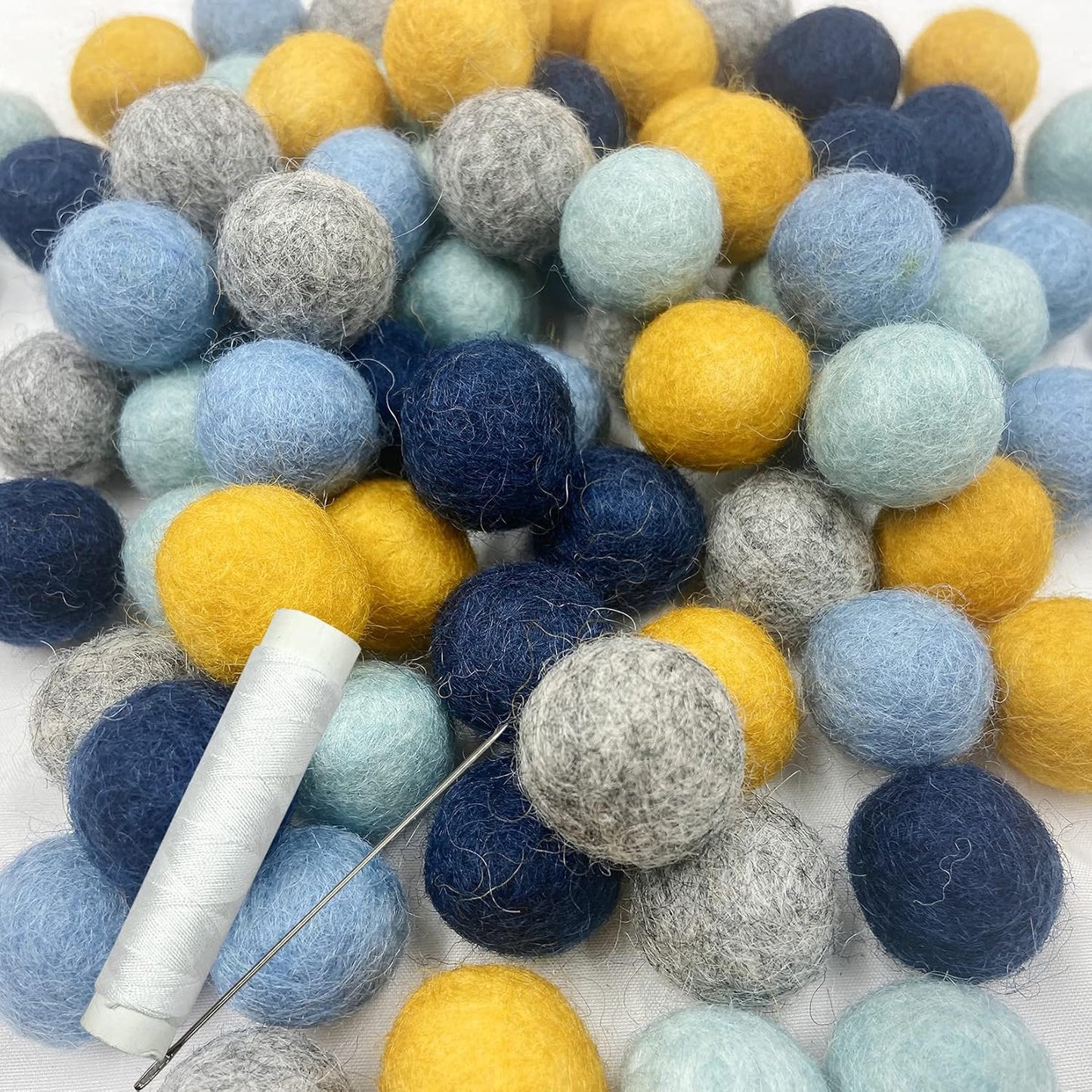 Filz Pom Pom Bälle 2cm (80 Stück) für DIY-Deko, Blau -80pc