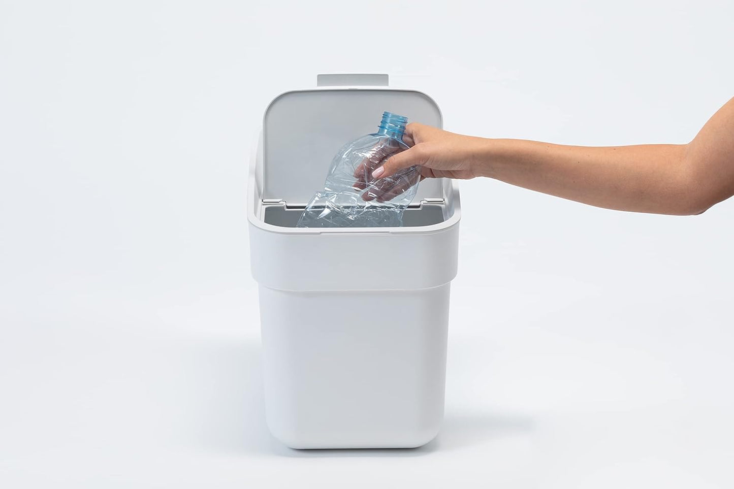 Mülleimer für Wandmonate oder frei stehend, inkl. Müllbeutelhalterung, 20 L Weiss