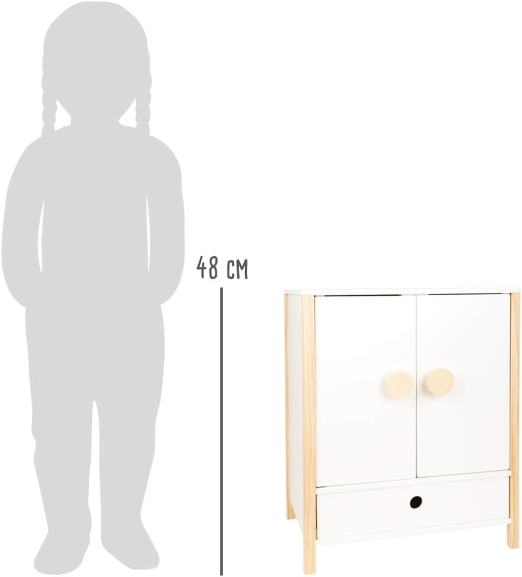 Little Button, Puppenschrank