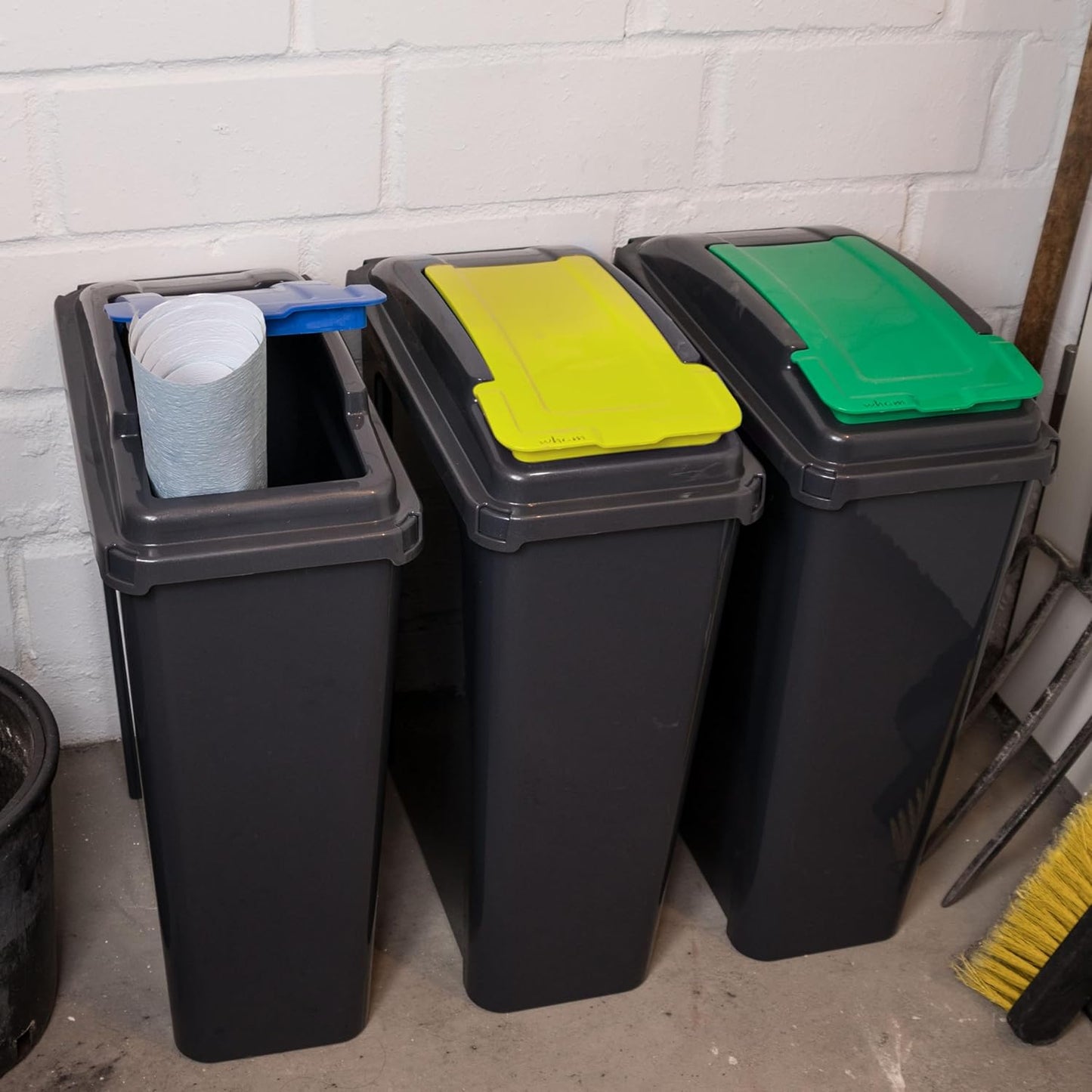 3x Mülleimer mit Deckeln und Griffmulden, Gelb-grün-blau 25 Liter