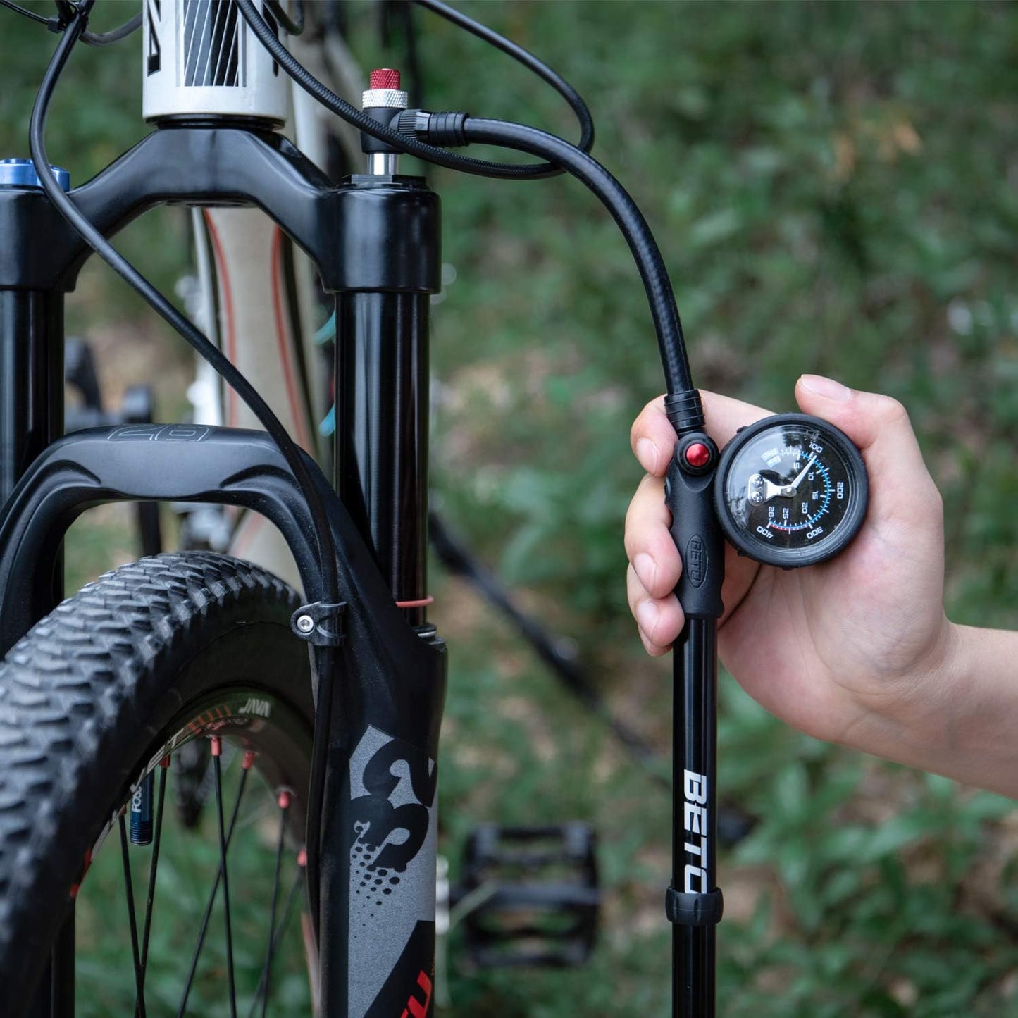 Hochdruck-Stosspumpe für MTB & Federung