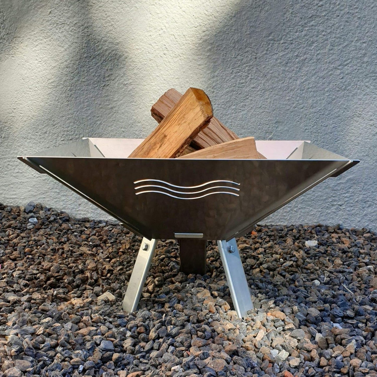 Steckbare Feuerschale mit Wellenmotiv, Motiv Welle Edelstahl mit Fuss
