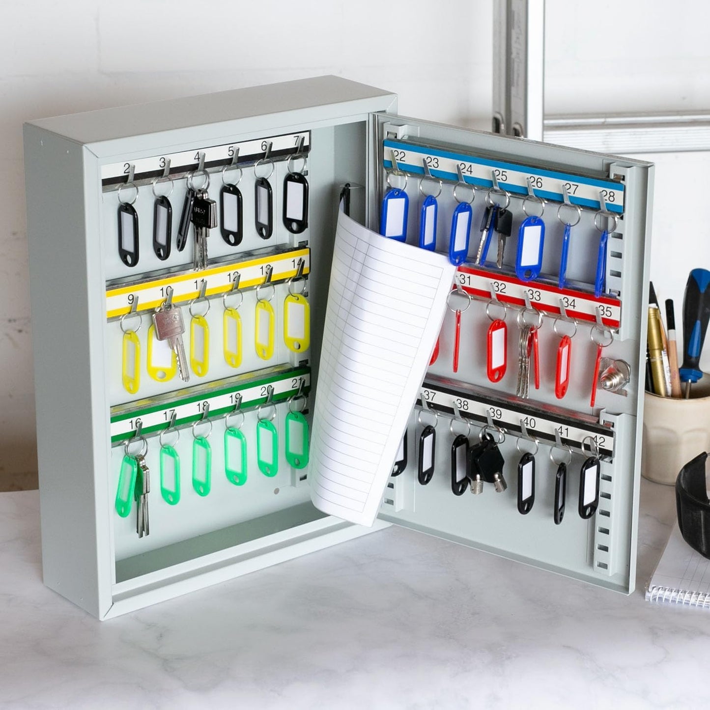 Abschliessbarer Schlüsselschrank mit 42 Haken, Lichtgrau 42 Haken