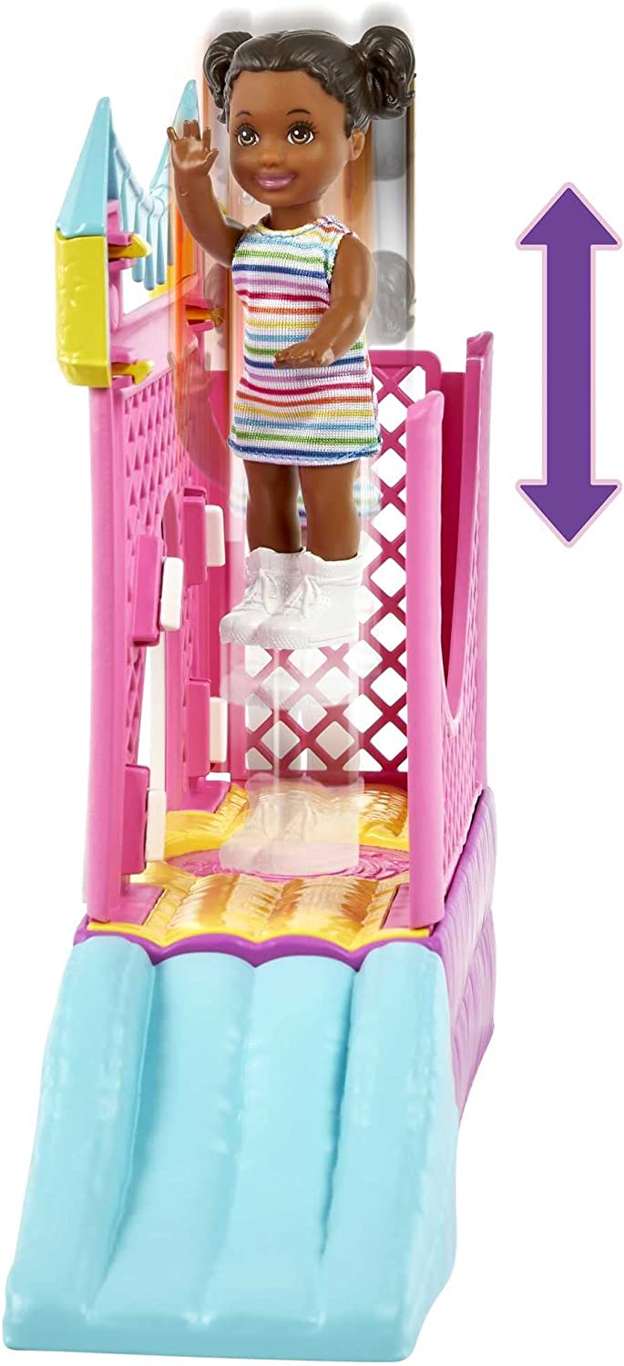 Barbie Skipper Babysitters Inc. Hüpfburg mit Skipper, Kleinkind und Zubehör, Kulisse, Einzeln