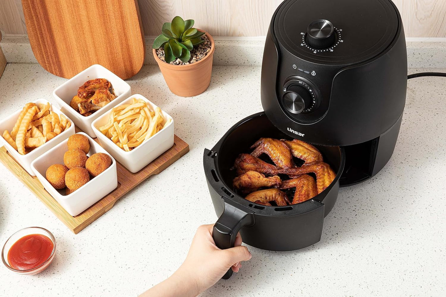 Kompakte Heissluftfritteuse 1,8L mit Timer & Warmhaltefunktion, Shwarz