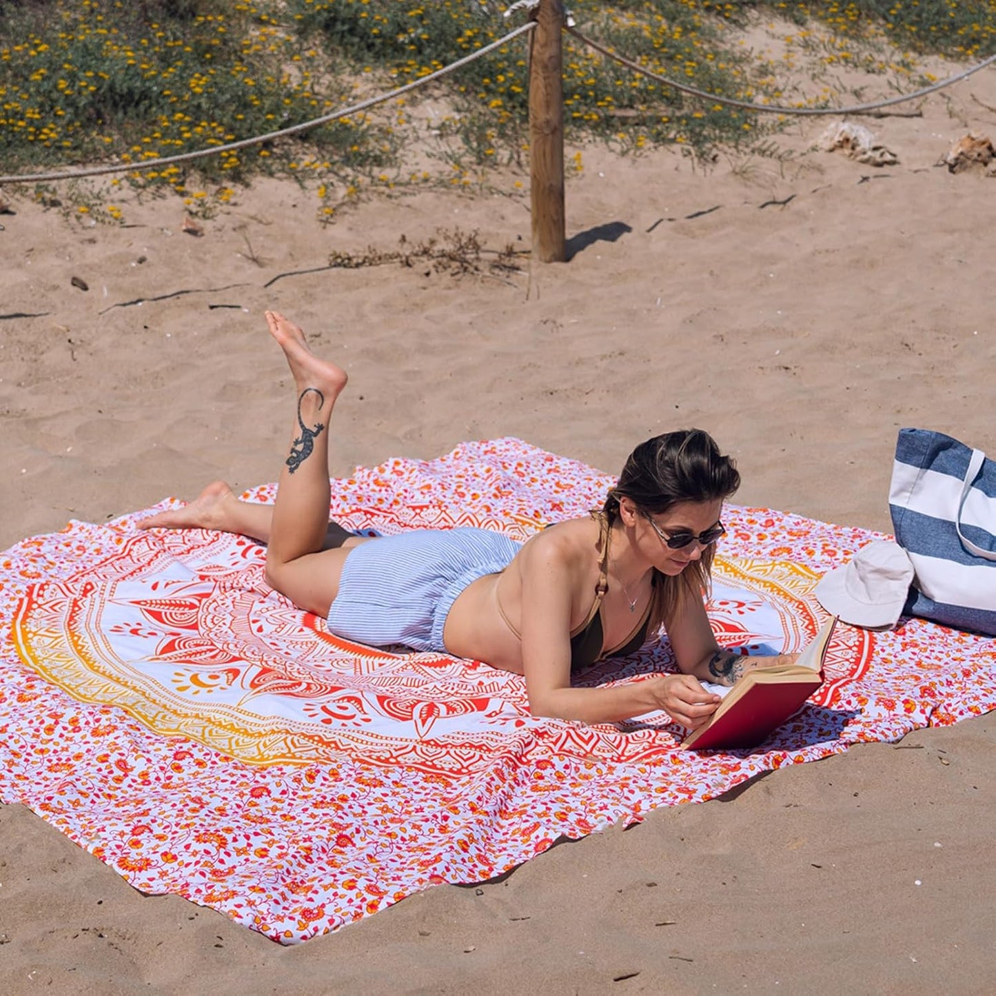 Strandtuch XXL Sandfrei mit Mandala-Motiv, Gelb 210 x 230 cm