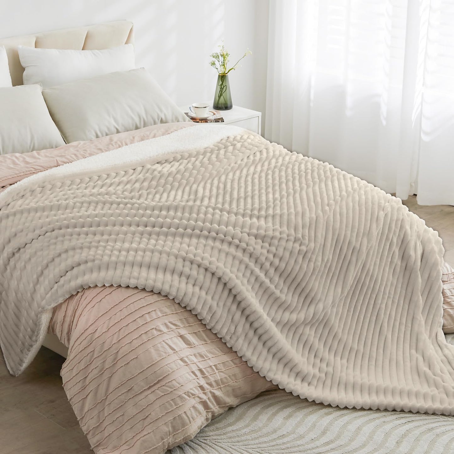 Flauschige XXL Kuscheldecke, Beige 220 x 240 cm