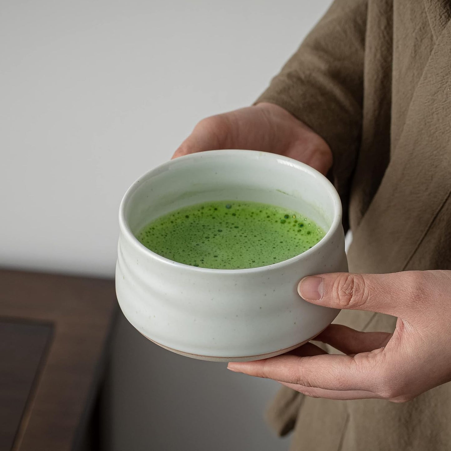 Traditionelle Matcha-Keramikschale, Elfenbeinweiß-