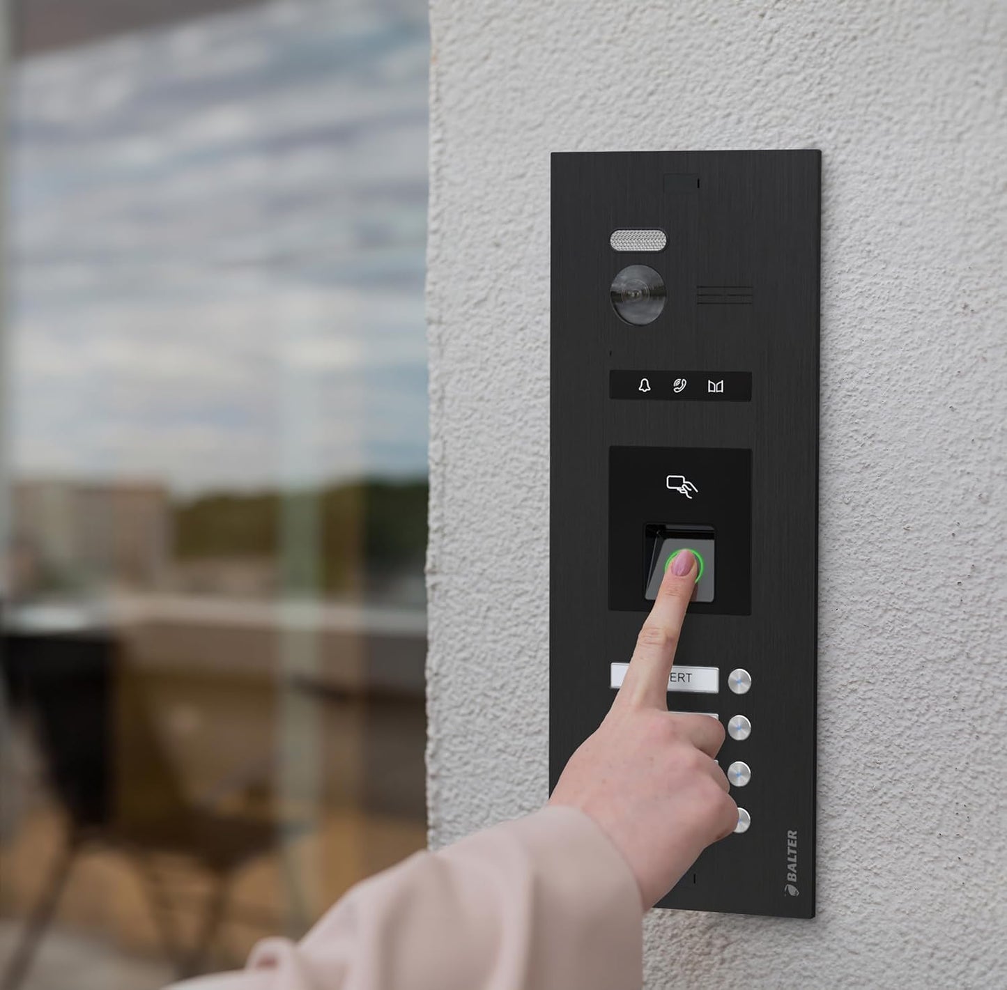 EVO-HD Video Türsprechanlage mit Fingerprint, für 3-Familienhaus, App, 3 Monitore, Mit App B. Schwarz/Weiss