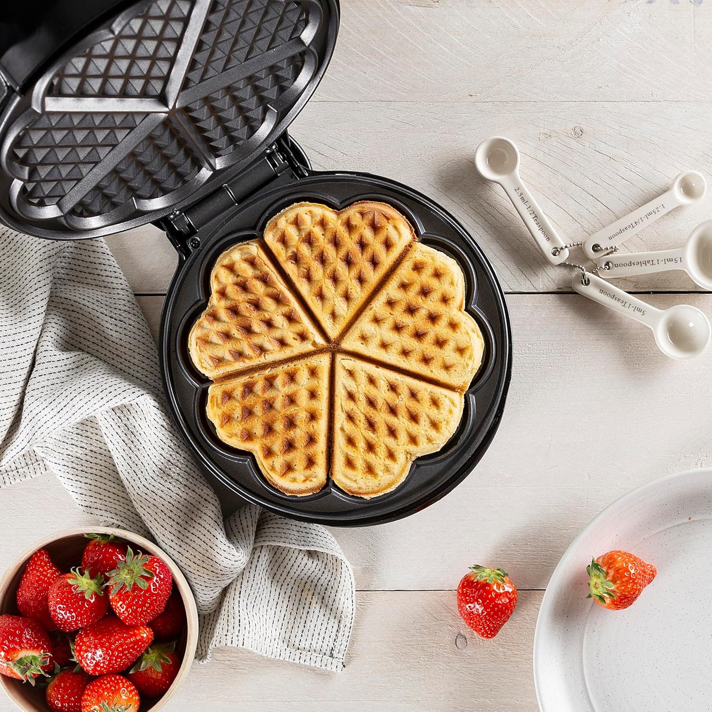 WF-1160 Waffeleisen, Herzförmige Waffeln