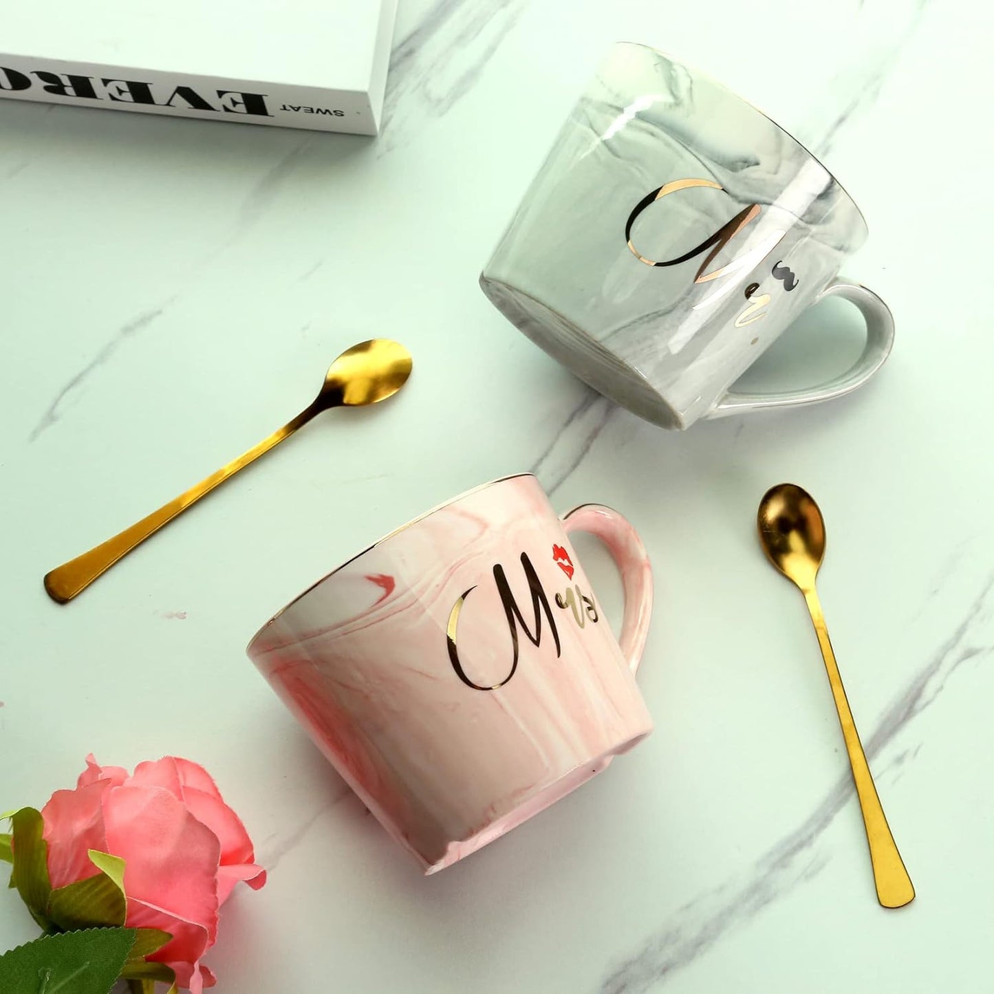 Hochzeits-Kaffeebecher-Set: Mr and Mrs, ovale