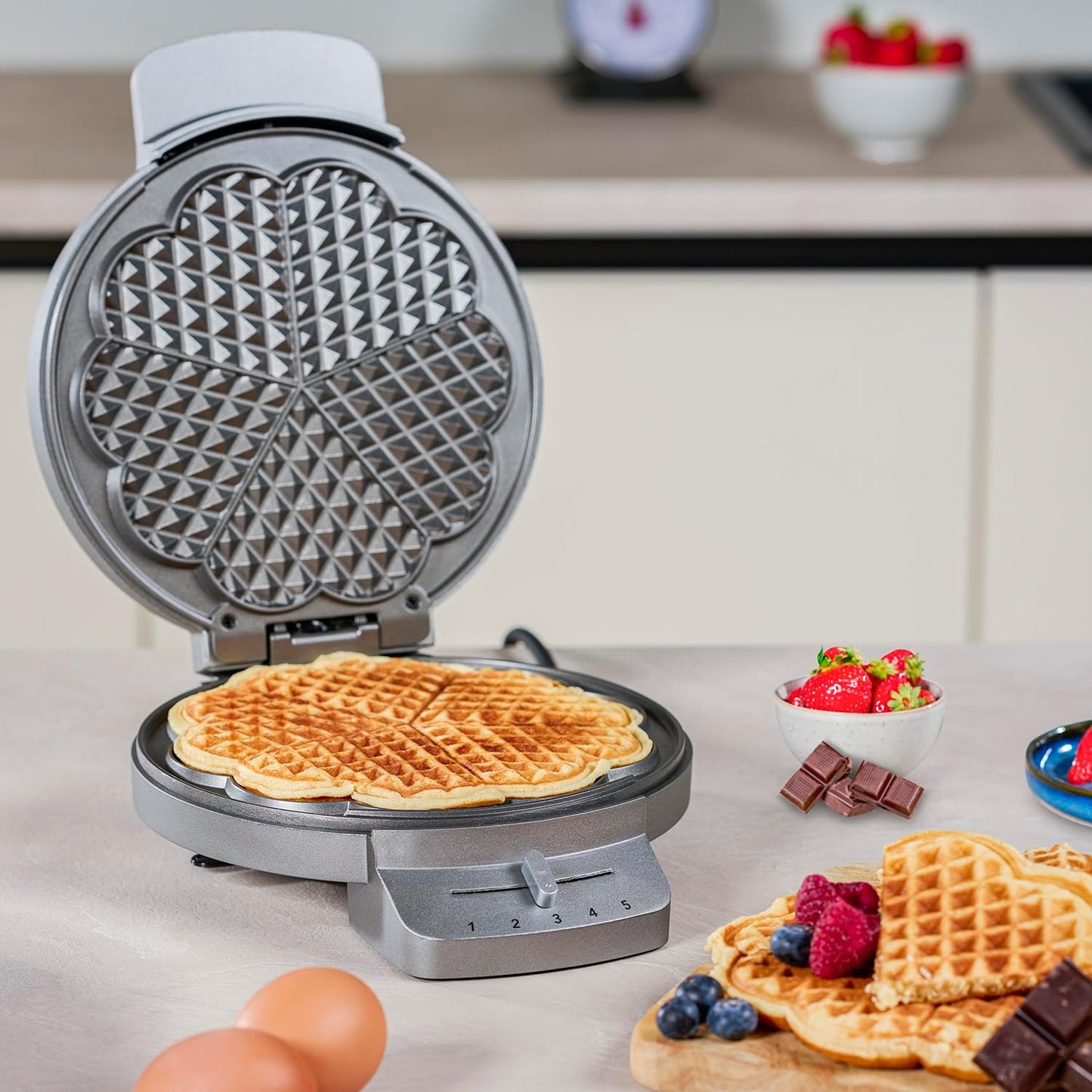 Waffeleisen mit Herzwaffelform, Herzform