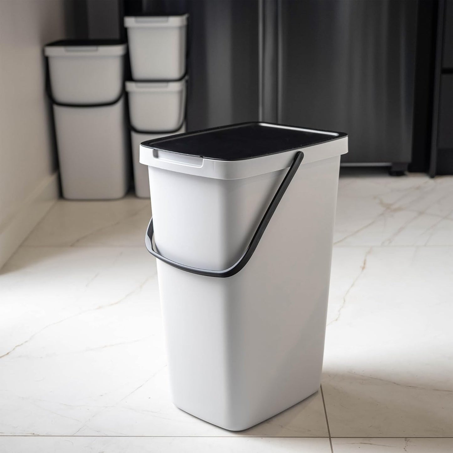 Abfalleimer mit Deckel und Griff, 20L Grau