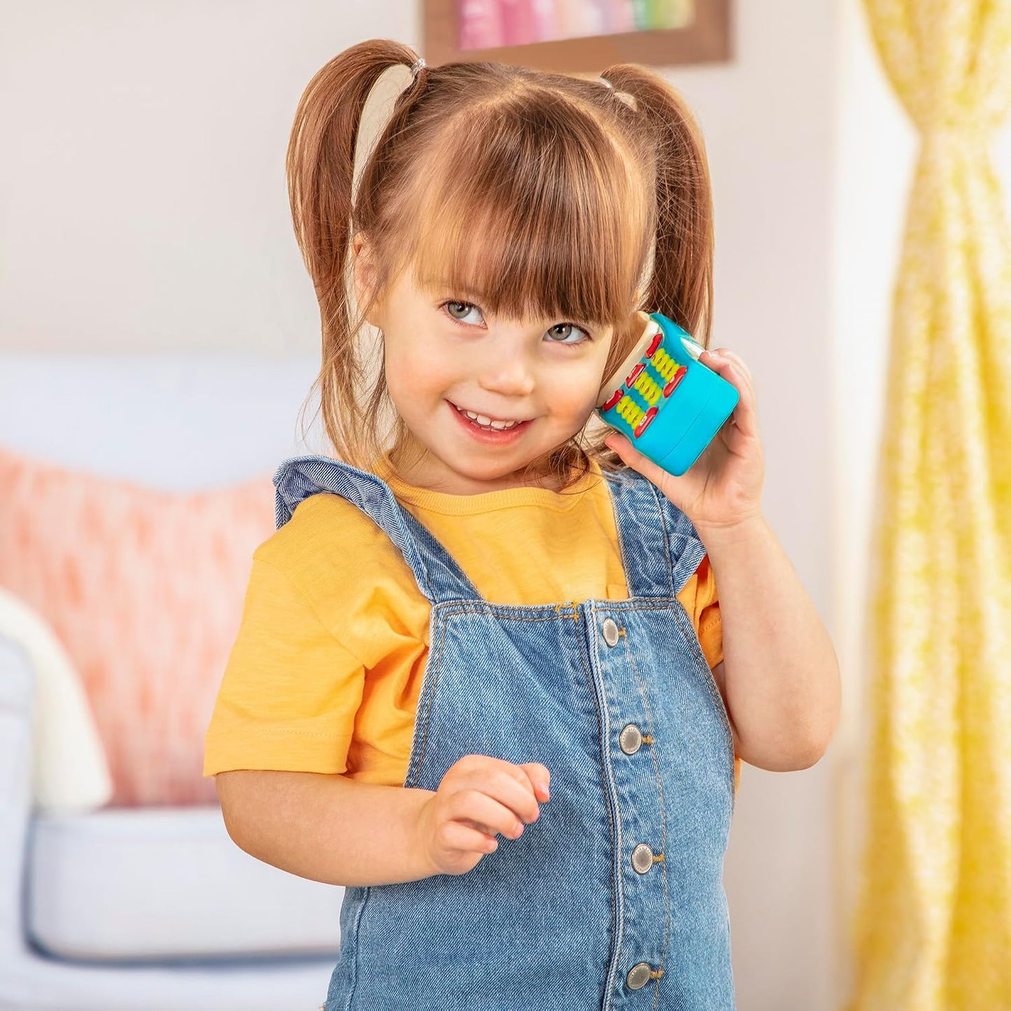 Spielzeugtelefon und Schlüsselbund, Handy & Schlüssel