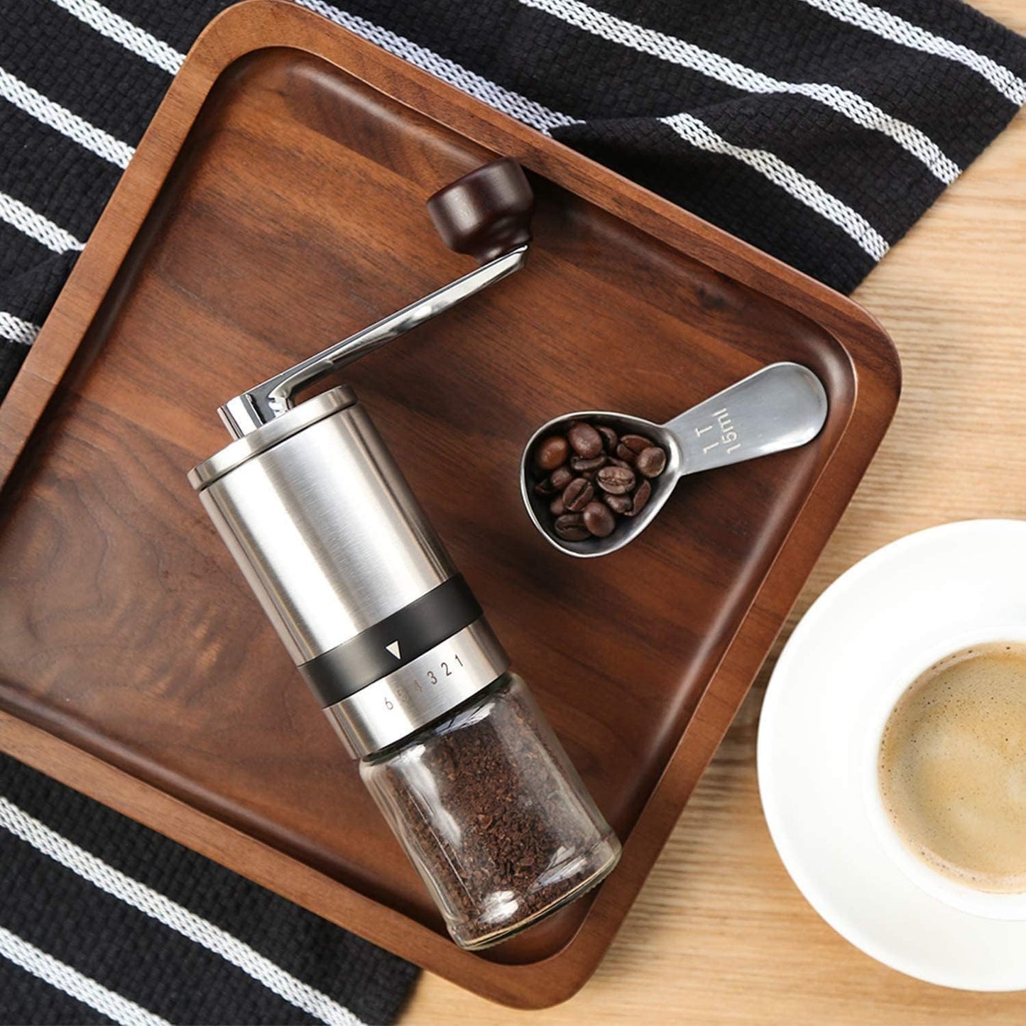Manuelle Kaffeemühle mit Keramikmahlwerk, Silber