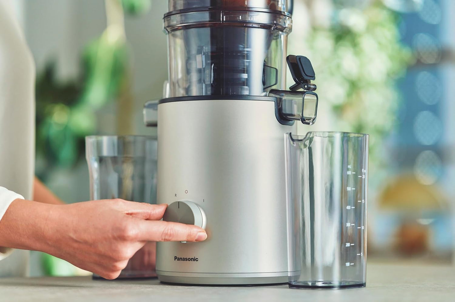 Entsafter MJ-L800HXE mit sieblosem Filtersystem