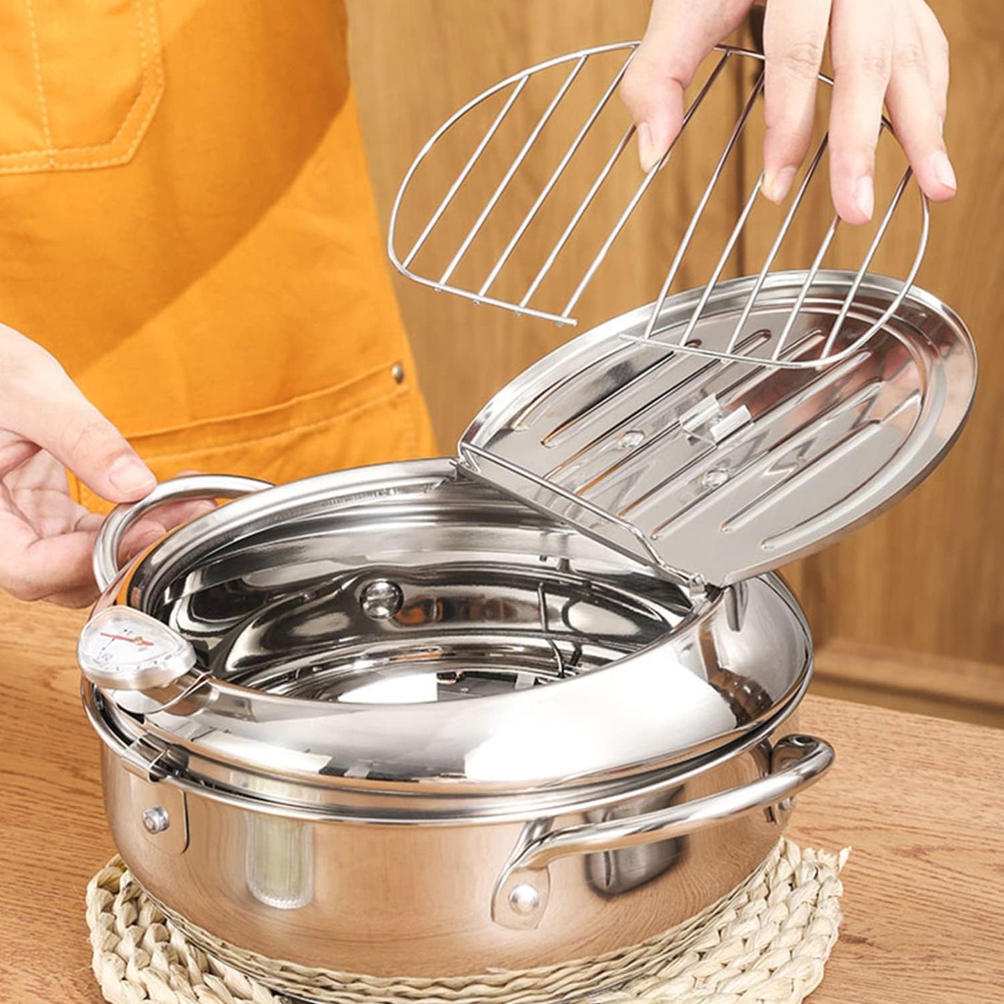 Tiegelfritteuse mit Thermometer und Kaltzonen Technologie, L (24cm/9.4in) 3.4L