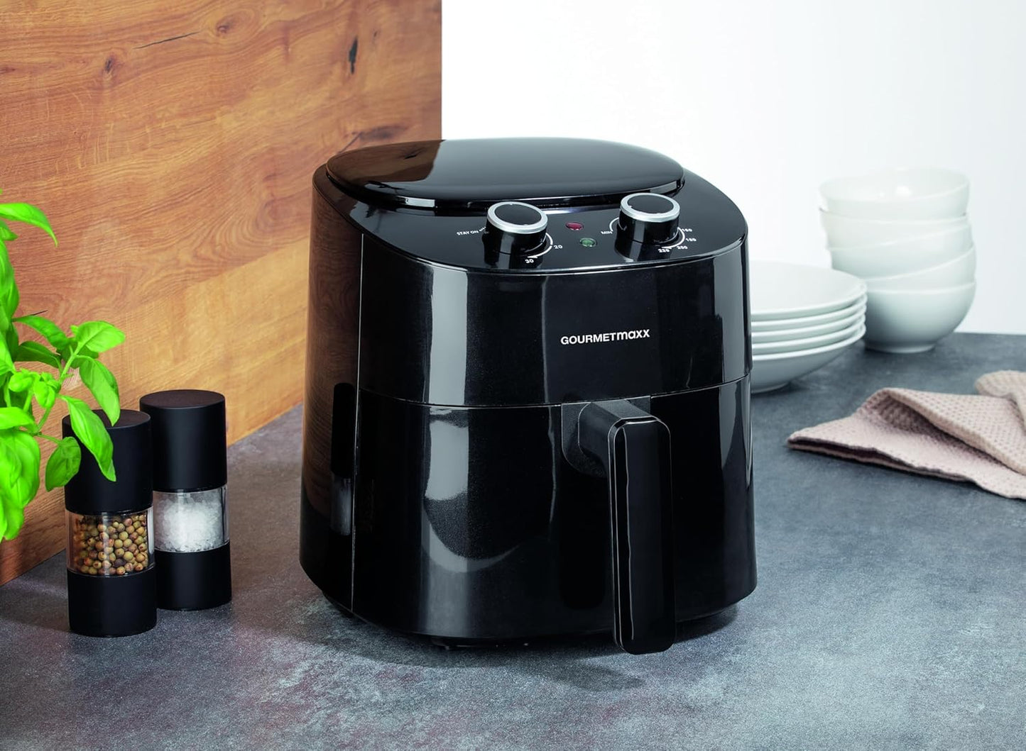 Heissluftfritteuse mit 8 Programmen, 4,5 Liter