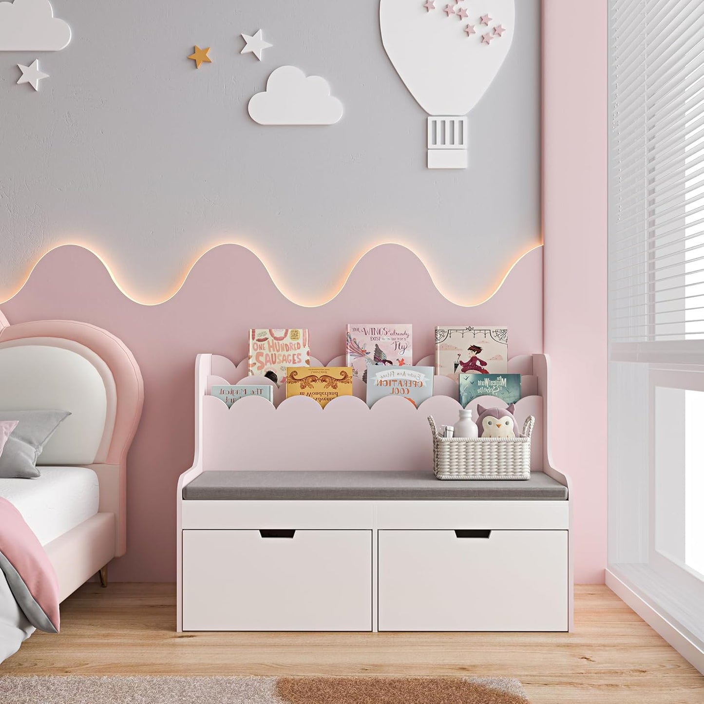 Kindersitzbank mit Bücherregal und Schubladen