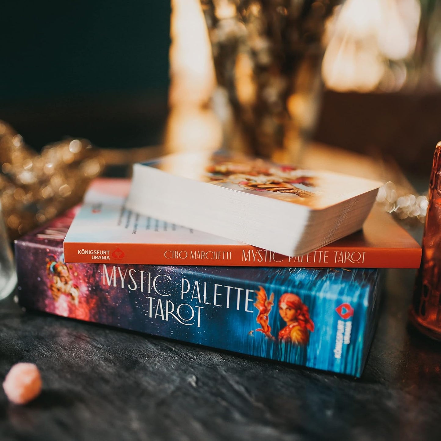 Mystic Palette Tarot, Gebundenes Buch