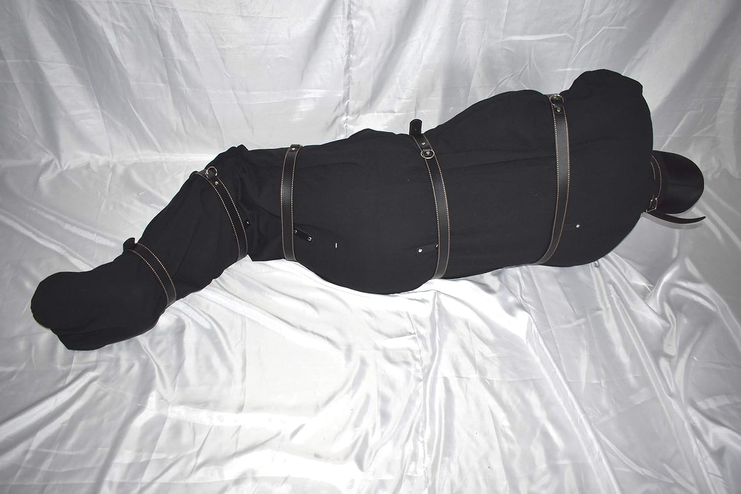 BDSM Fesselsack mit Gurten