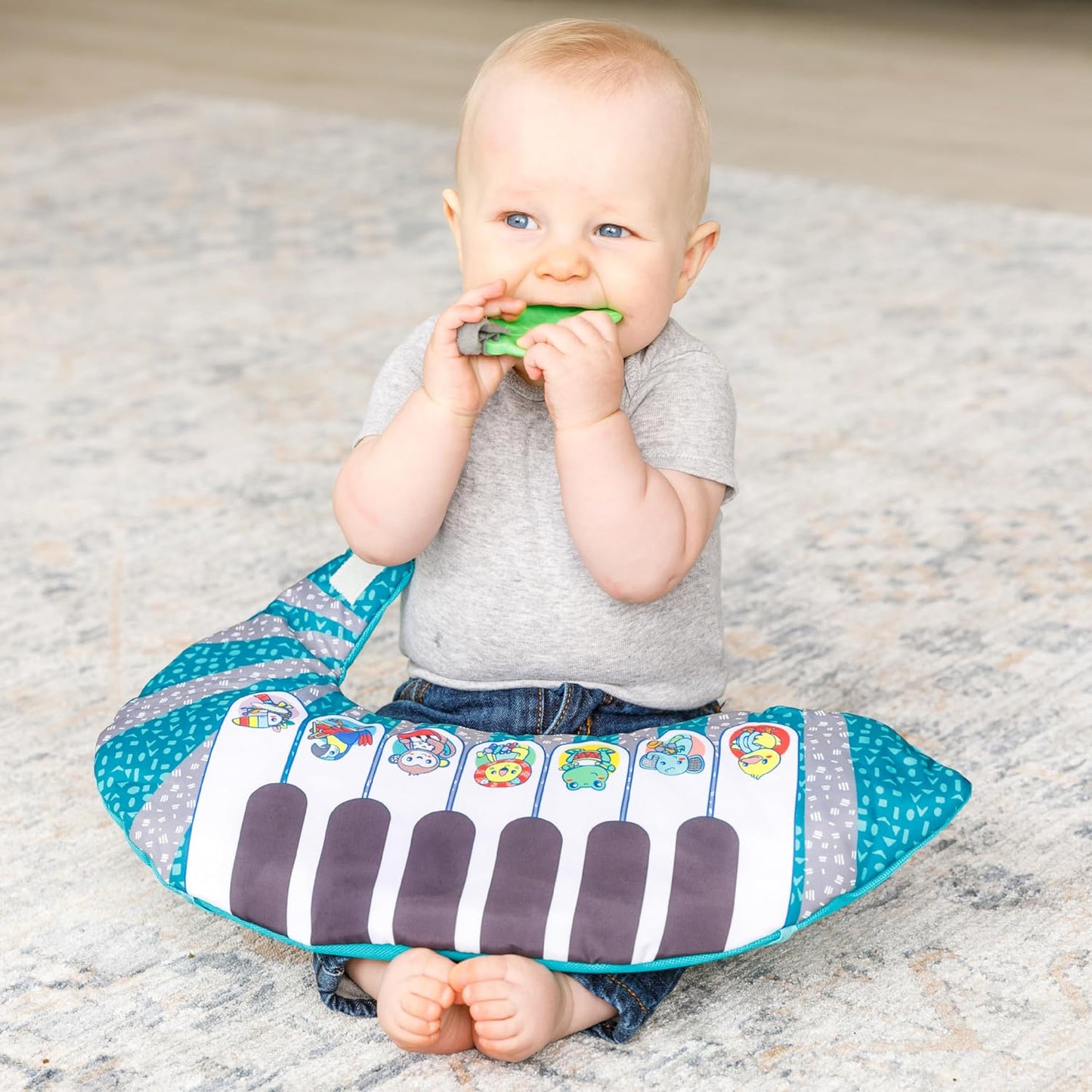 3-in-1 Tummy Time Kissen & Piano für Babys