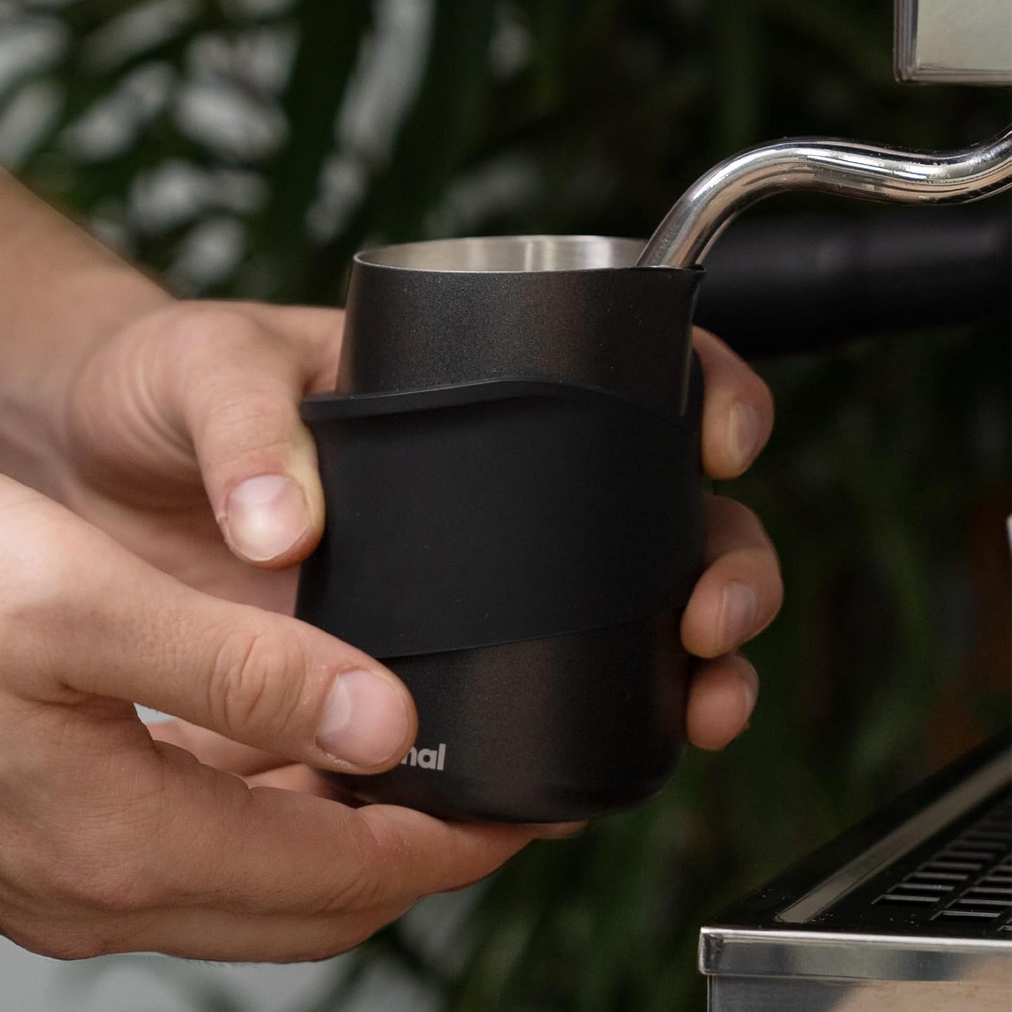 Aufschäumkännchen FlowTip, Handleless