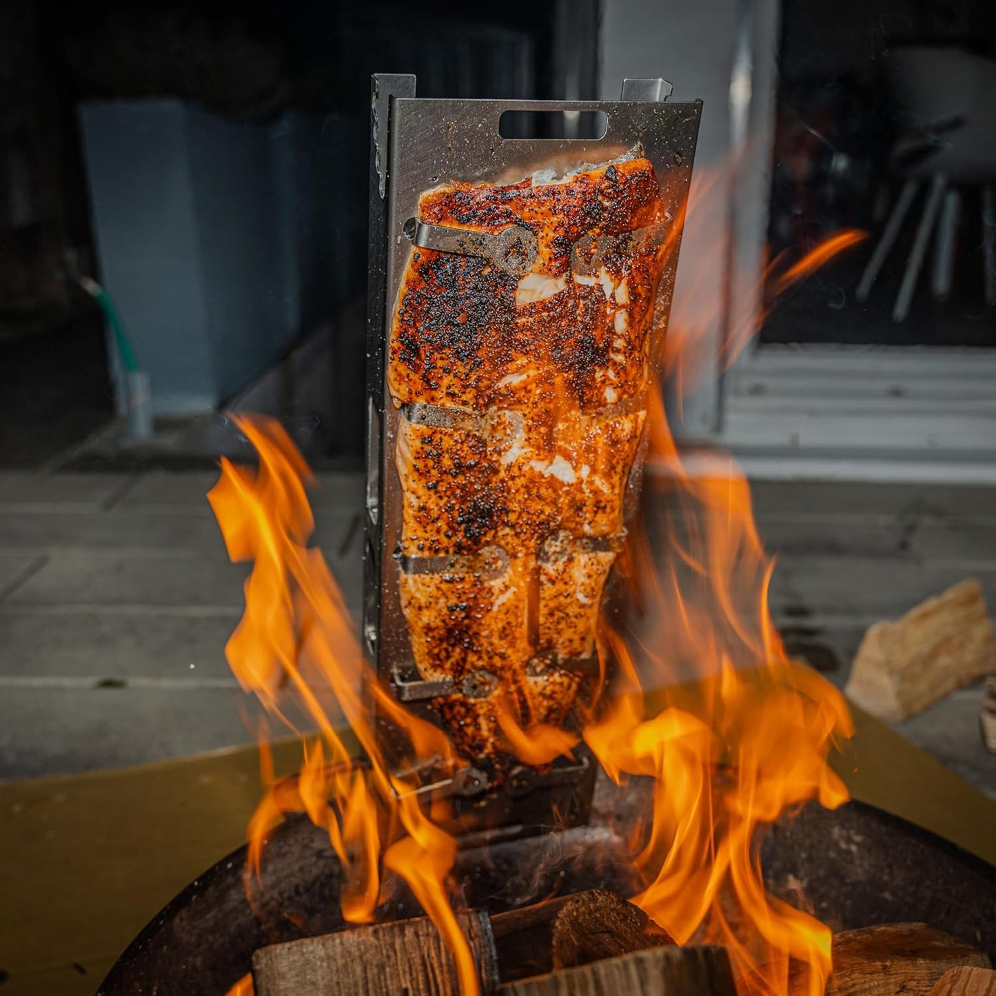 Flammlachsbrett aus Edelstahl, Grillrost.com Flammlachshalter