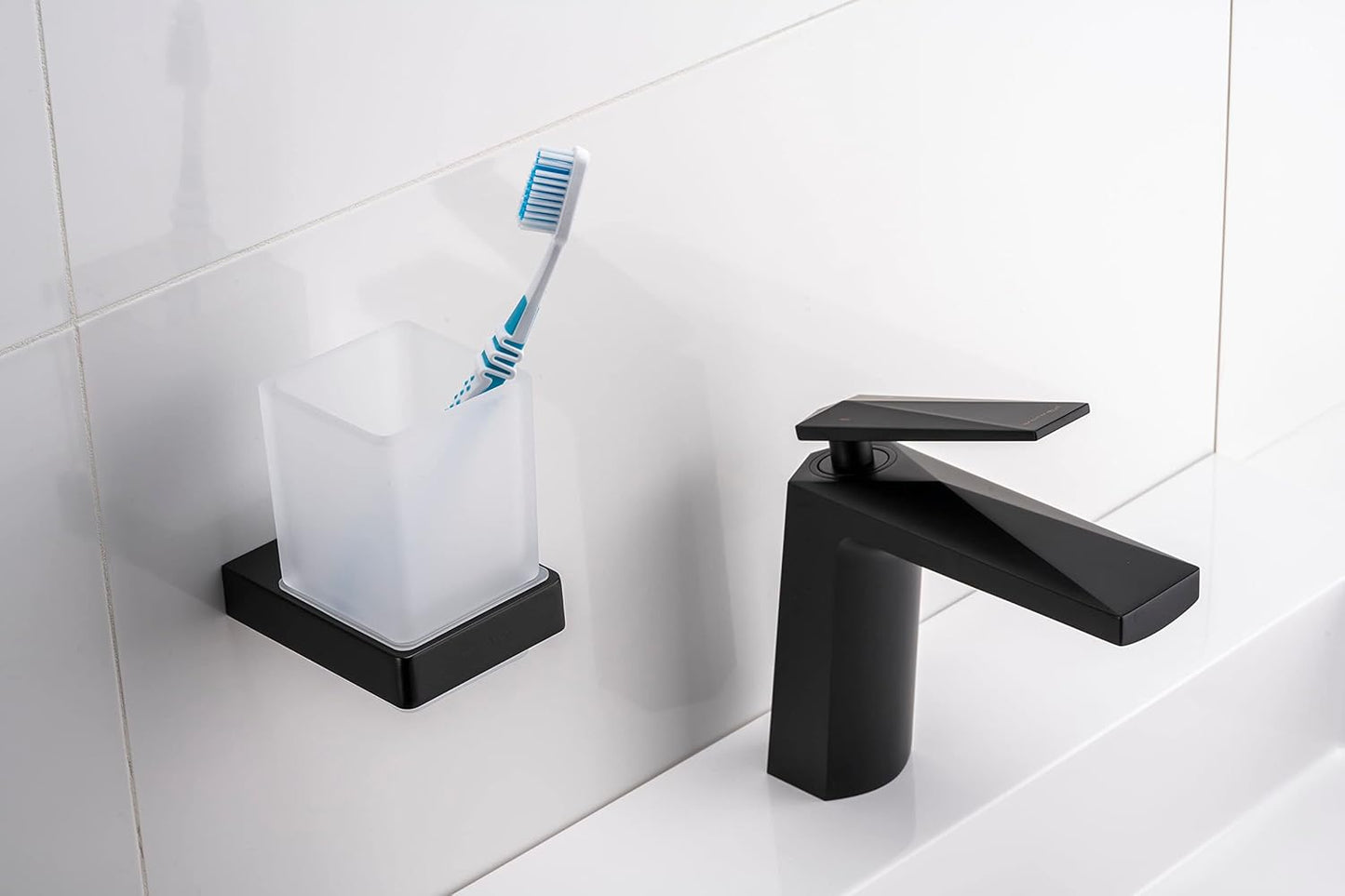 Design Zahnputzbecherhalter mit Glas, Schwarz