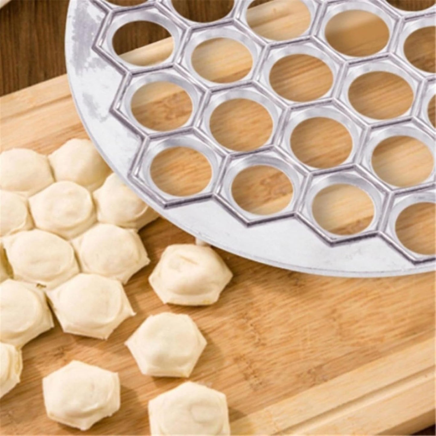 Ravioli-Knödelform mit 37 Löchern